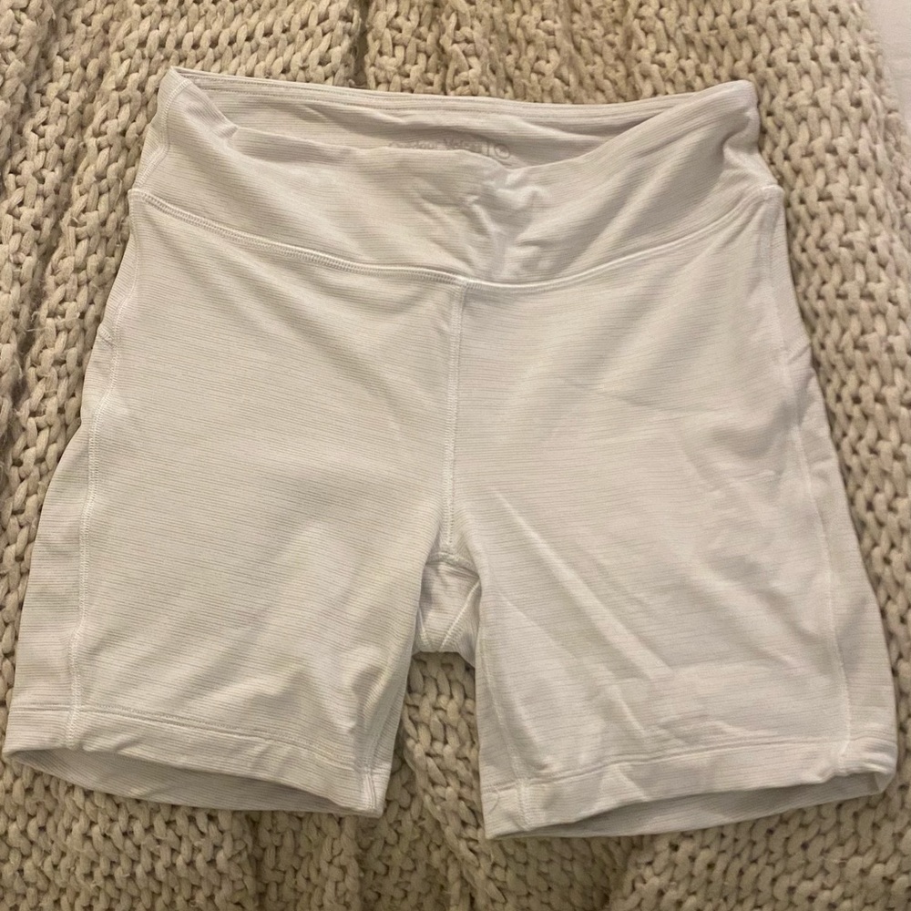 Outdoor Voices 6 inch bike shorts.